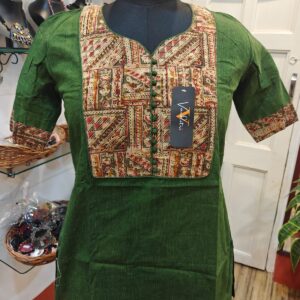 Casual wear short kurti suitable for all ages. Matches with pants, jeans, casual skirts. 3 quarter sleeve.