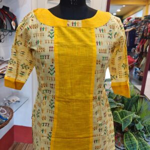 Casual wear short kurti suitable for all ages. Matches with pants, jeans, casual skirts. 3 quarter sleeve.