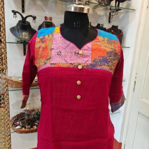 Casual wear short kurti suitable for all ages. Matches with pants, jeans, casual skirts, plazo etc. 3 quarter sleeve.