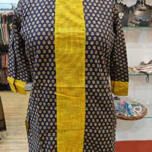 Casual wear short kurti suitable for all ages. Matches with pants, jeans, casual skirts, plazo etc. 3 quarter sleeve.