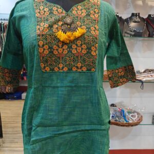 Casual wear short kurti suitable for all ages. Matches with pants, jeans, casual skirts, plazo etc. 3 quarter sleeve.