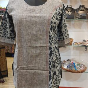 Casual wear short kurti suitable for all ages. Matches with pants, jeans, casual skirts, plazo etc. 3 quarter sleeve.